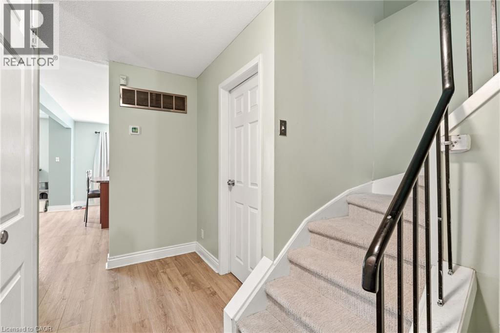 4 Eileen Street, Waterdown, ON - Indoor Photo Showing Other Room