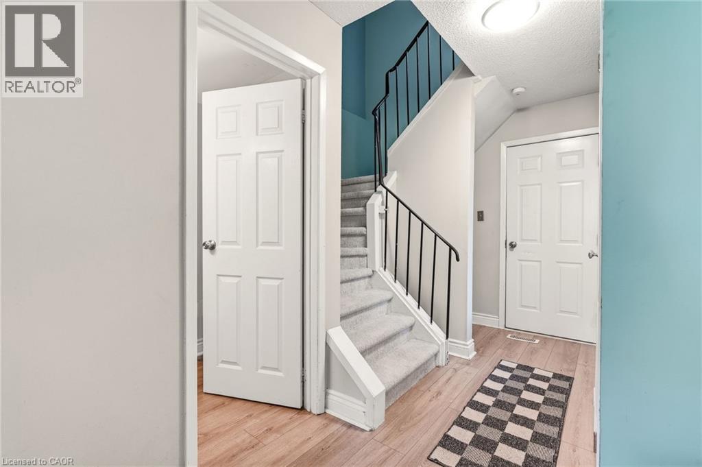 4 Eileen Street, Waterdown, ON - Indoor Photo Showing Other Room