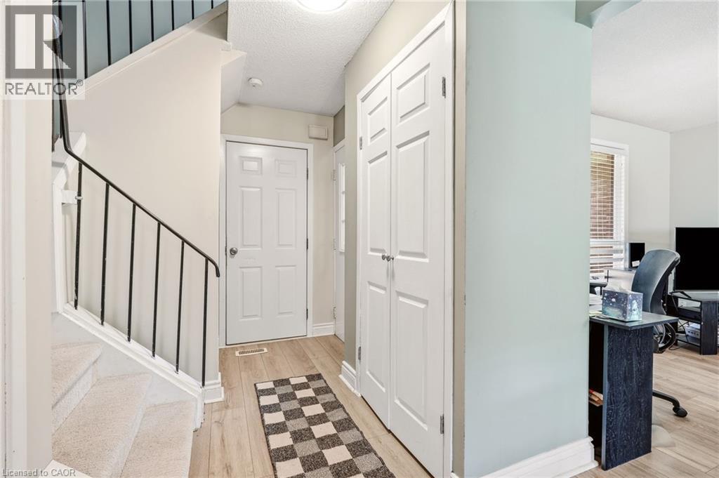 4 Eileen Street, Waterdown, ON - Indoor Photo Showing Other Room