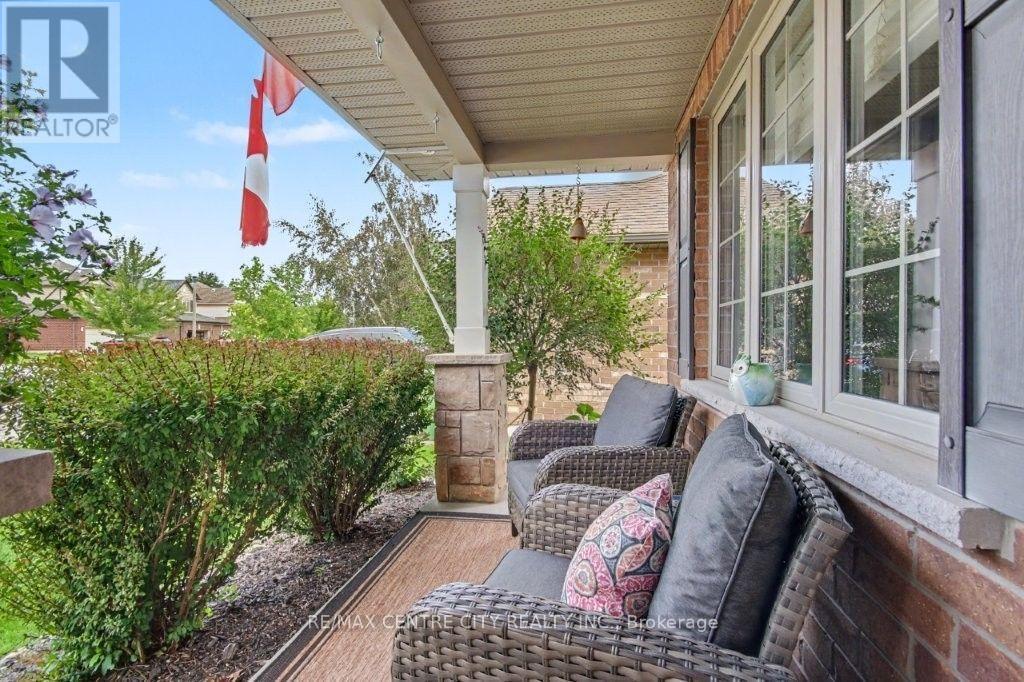 67 Peach Tree Boulevard, St. Thomas, ON - Outdoor With Deck Patio Veranda With Exterior