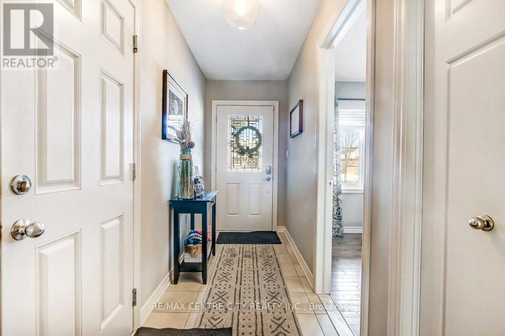 67 Peach Tree Boulevard, St. Thomas, ON - Indoor Photo Showing Other Room