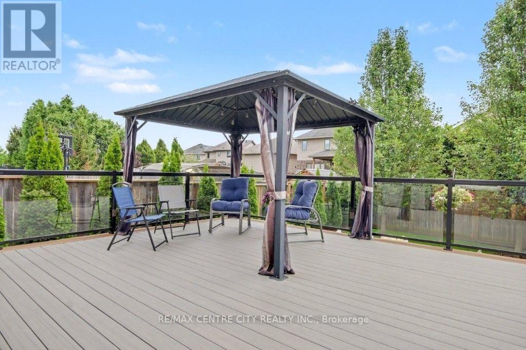 67 Peach Tree Boulevard, St. Thomas, ON - Outdoor With Deck Patio Veranda
