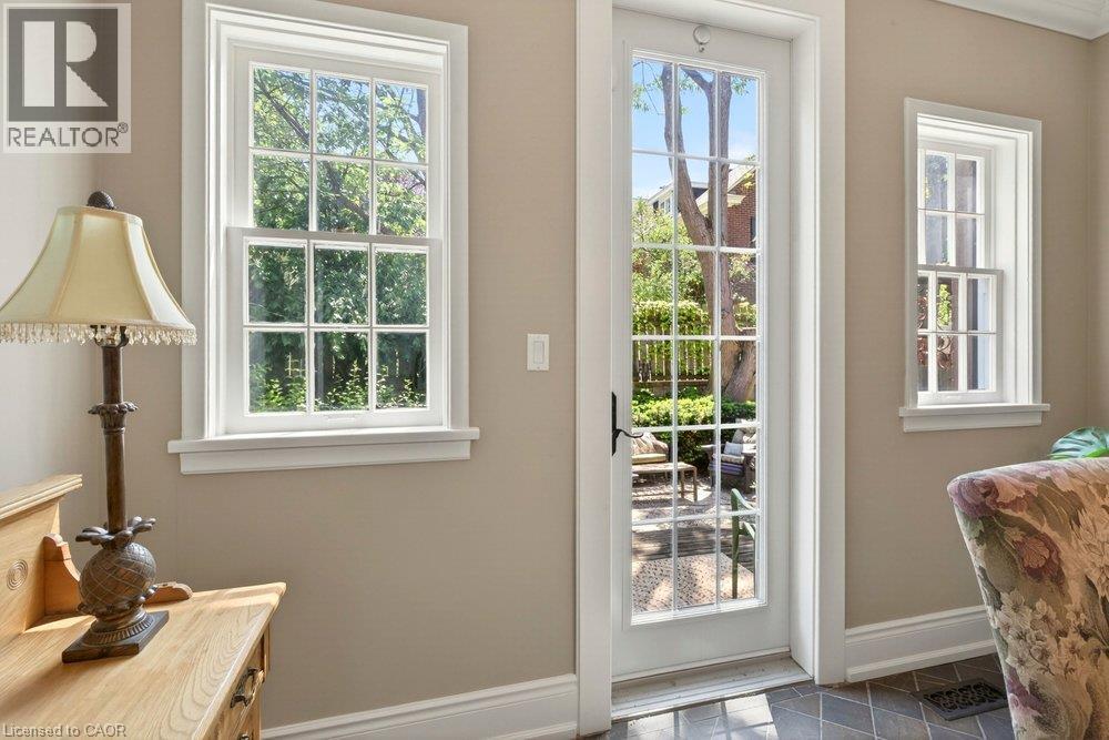 377 Hess Street S, Hamilton, ON - Indoor Photo Showing Other Room