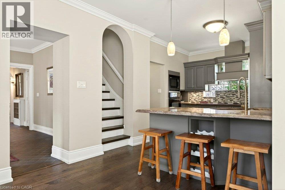 377 Hess Street S, Hamilton, ON - Indoor