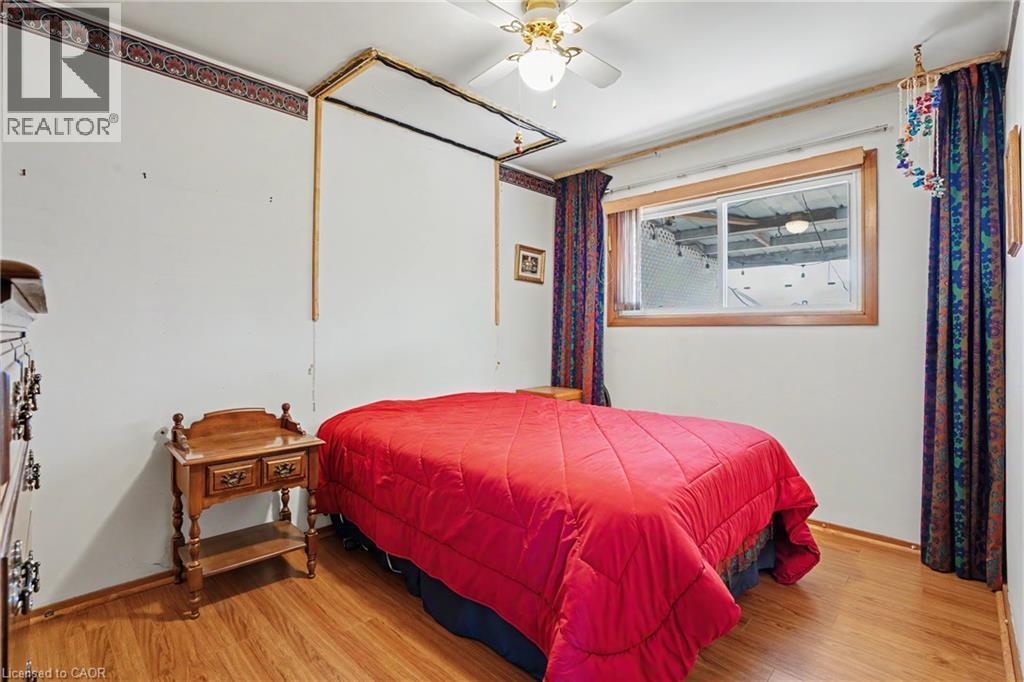 87 Mcdonald Avenue, Thorold, ON - Indoor Photo Showing Bedroom