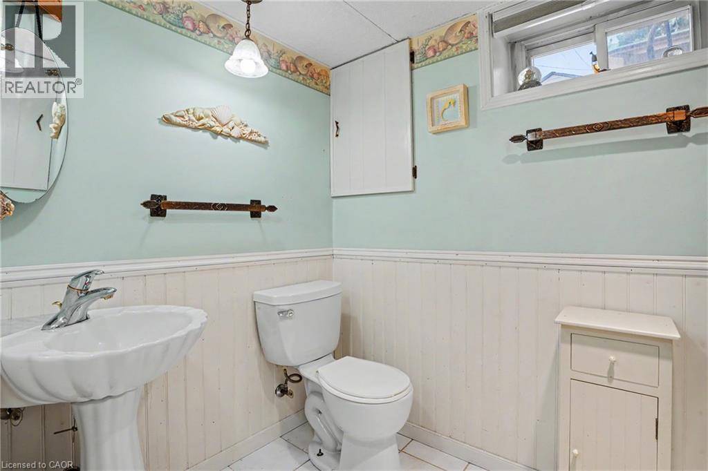 87 Mcdonald Avenue, Thorold, ON - Indoor Photo Showing Bathroom