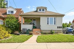 FRONT - 66 QUEEN STREET S Thorold, ON L2V 3N5