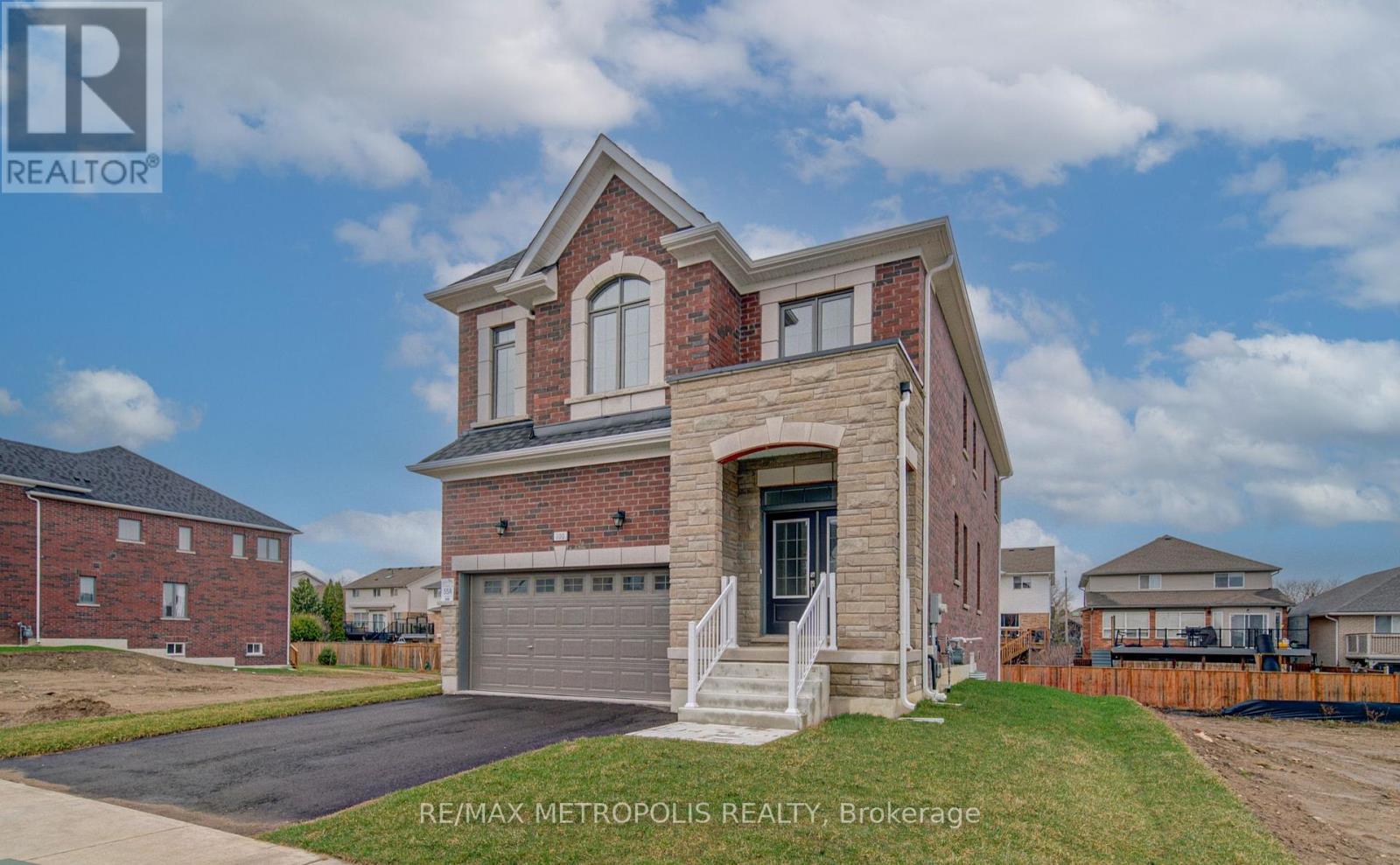 100 Moss Drive, Cambridge, ON - Outdoor With Deck Patio Veranda