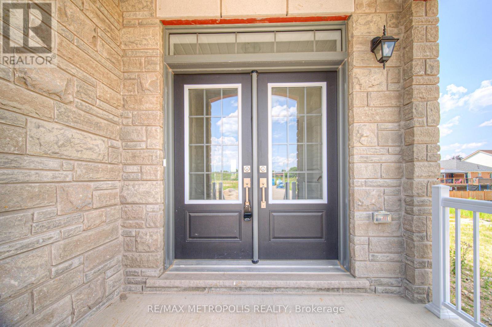 100 Moss Drive, Cambridge, ON - With Exterior