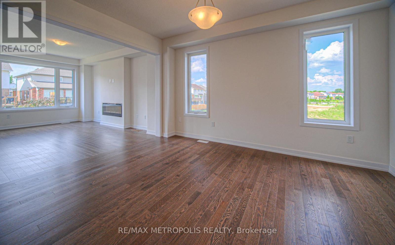 100 Moss Drive, Cambridge, ON - Indoor