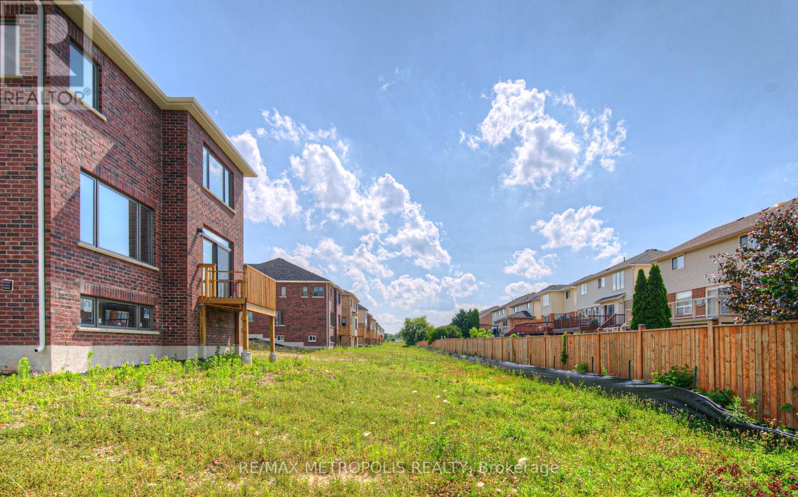 100 Moss Drive, Cambridge, ON - Outdoor