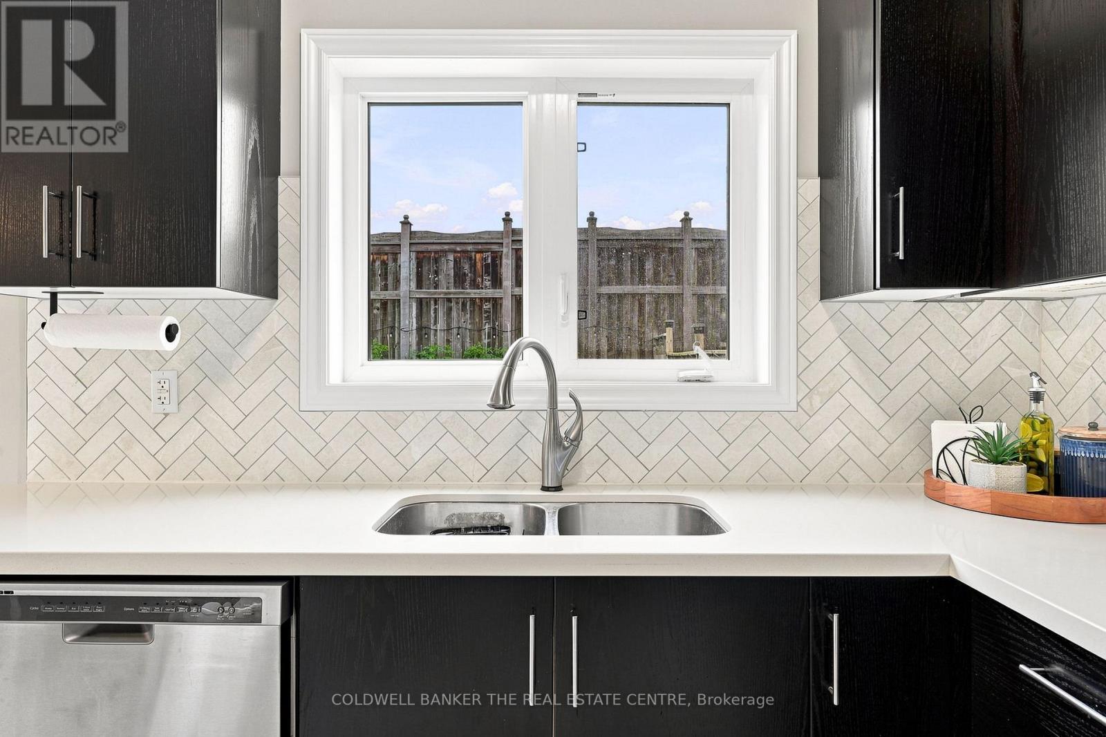 46 Pearcey Crescent, Barrie, ON - Indoor Photo Showing Kitchen With Double Sink