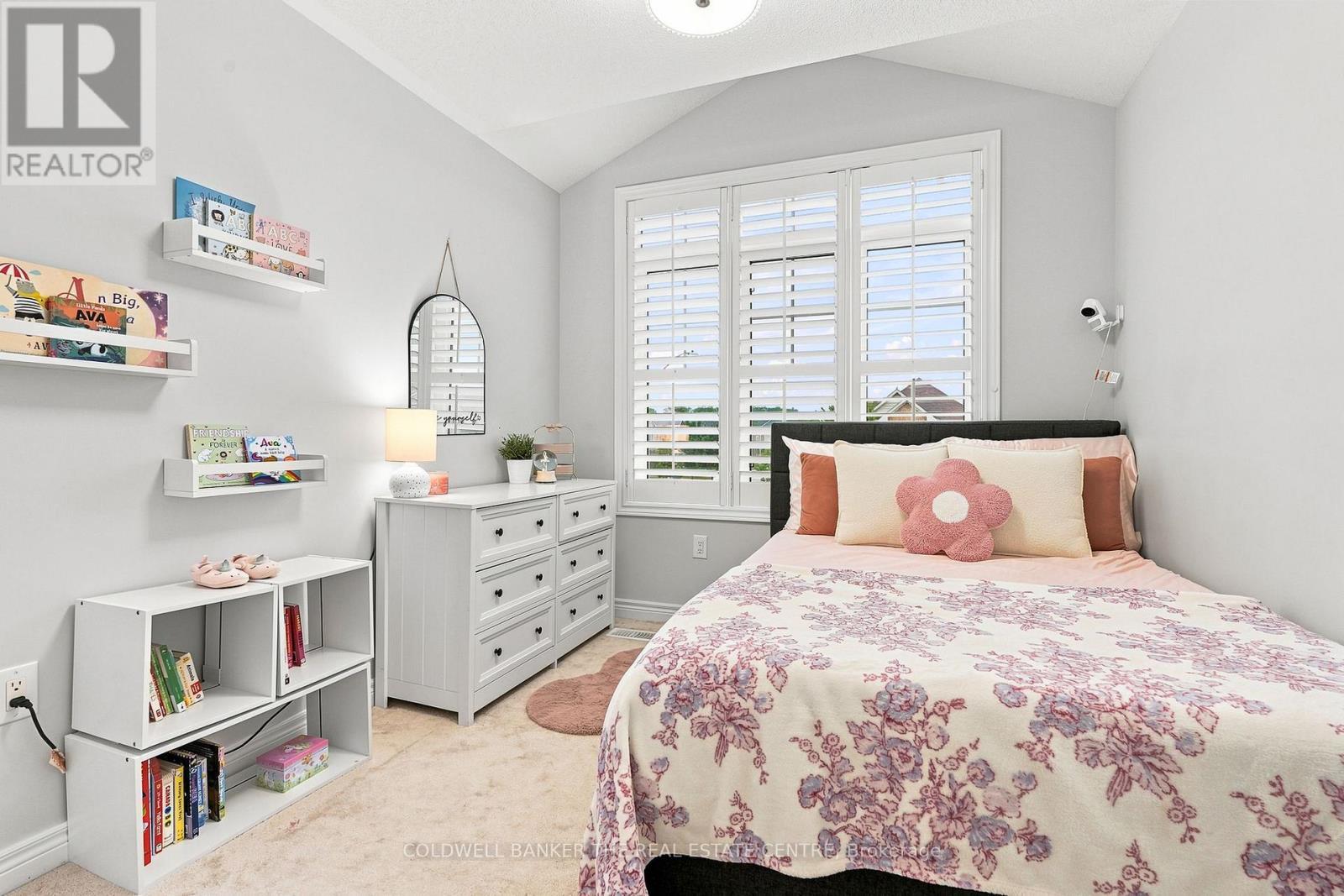 46 Pearcey Crescent, Barrie, ON - Indoor Photo Showing Bedroom