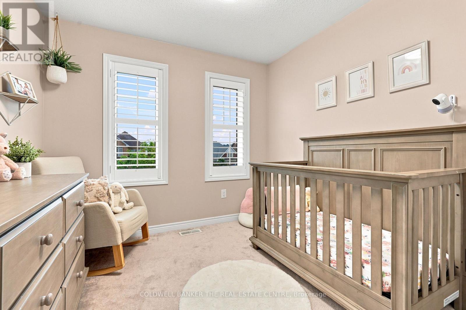 46 Pearcey Crescent, Barrie, ON - Indoor Photo Showing Bedroom