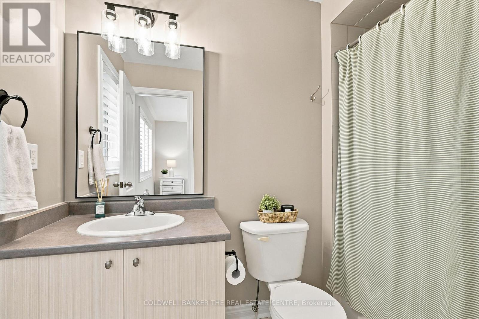 46 Pearcey Crescent, Barrie, ON - Indoor Photo Showing Bathroom