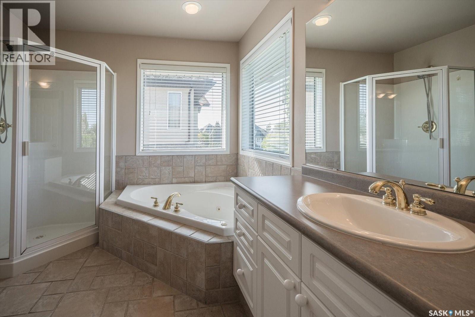 226 Horlick Crescent, Saskatoon, SK - Indoor Photo Showing Bathroom