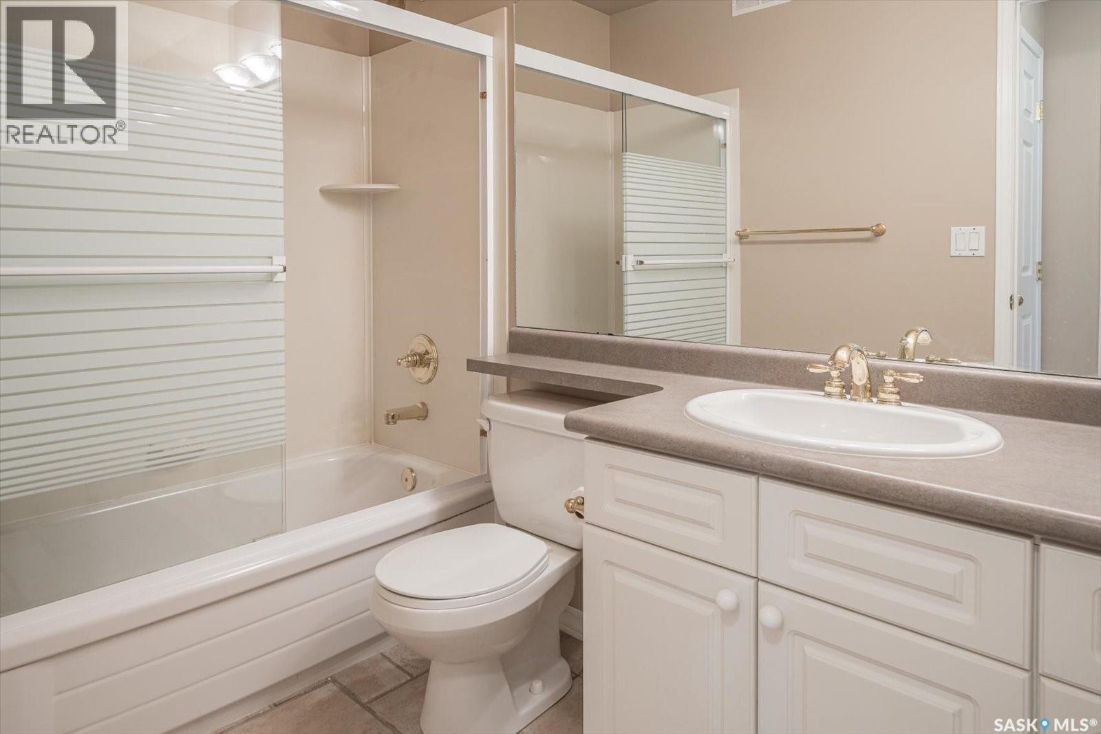 226 Horlick Crescent, Saskatoon, SK - Indoor Photo Showing Bathroom