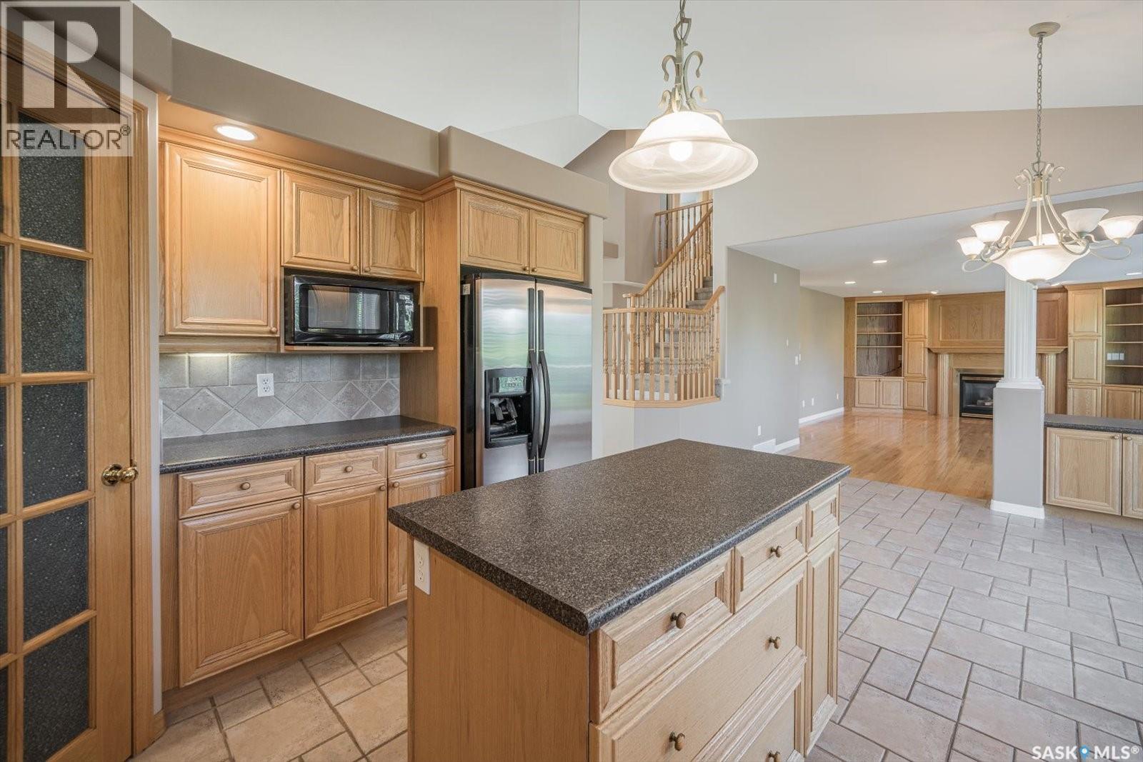 226 Horlick Crescent, Saskatoon, SK - Indoor Photo Showing Kitchen