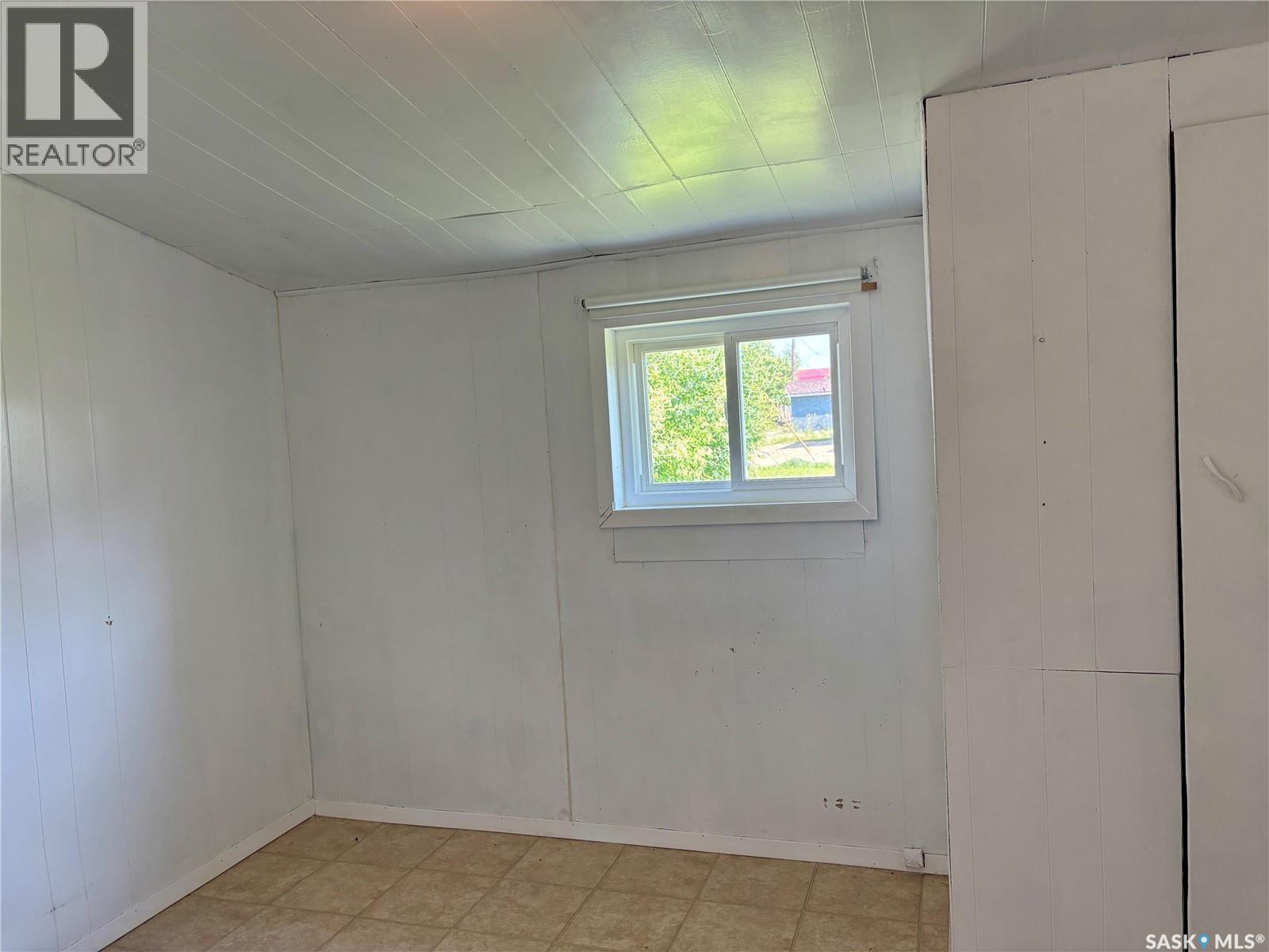 413 1St Avenue E, Spiritwood, SK - Indoor Photo Showing Other Room
