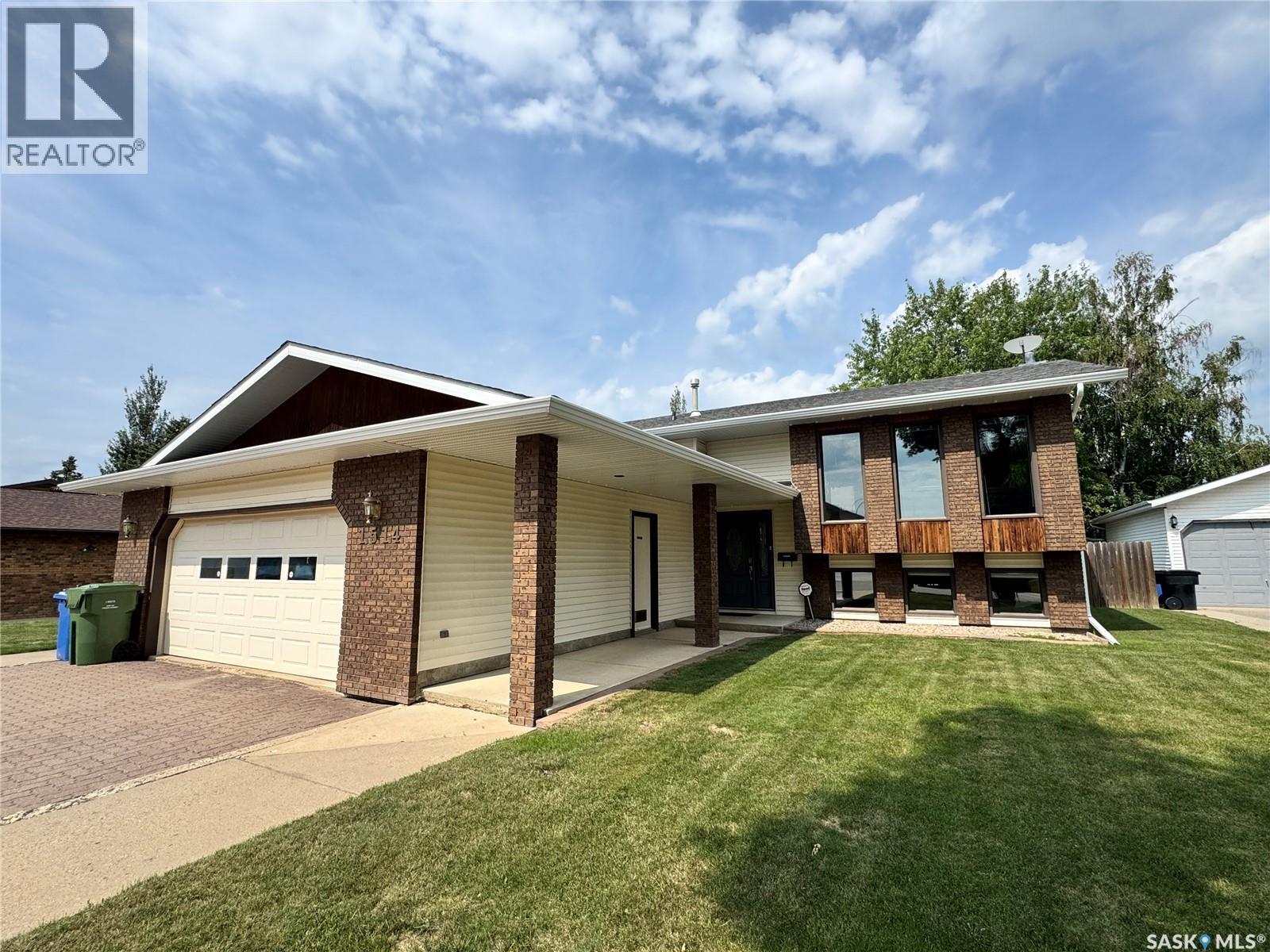 1514 Barton Drive, Prince Albert, SK - Outdoor With Deck Patio Veranda