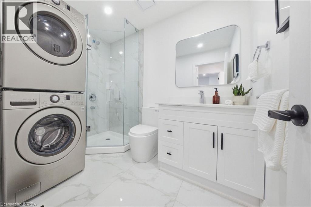 23 Aberdeen Street, Caledonia, ON - Indoor Photo Showing Laundry Room