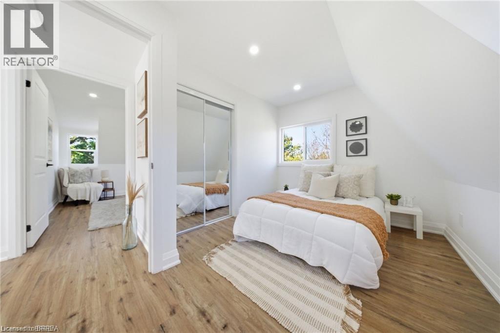 23 Aberdeen Street, Caledonia, ON - Indoor Photo Showing Bedroom