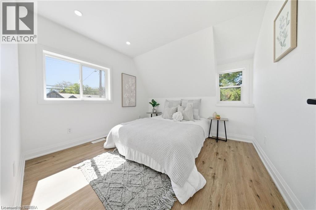 23 Aberdeen Street, Caledonia, ON - Indoor Photo Showing Bedroom