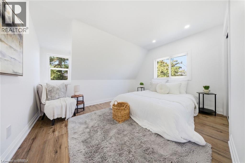 23 Aberdeen Street, Caledonia, ON - Indoor Photo Showing Bedroom