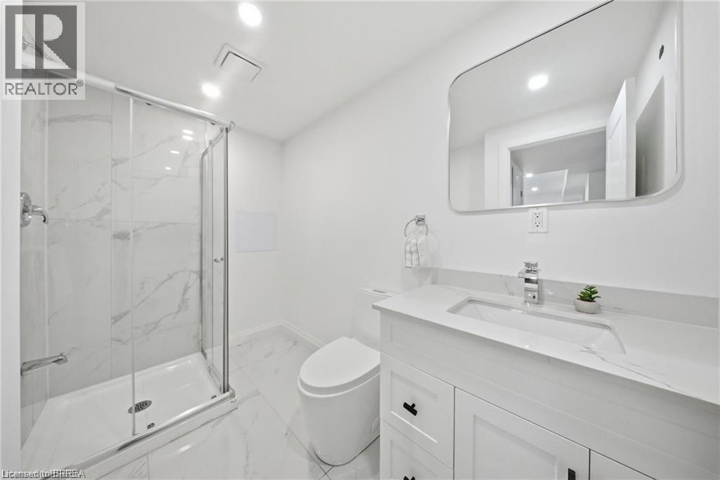 23 Aberdeen Street, Caledonia, ON - Indoor Photo Showing Bathroom