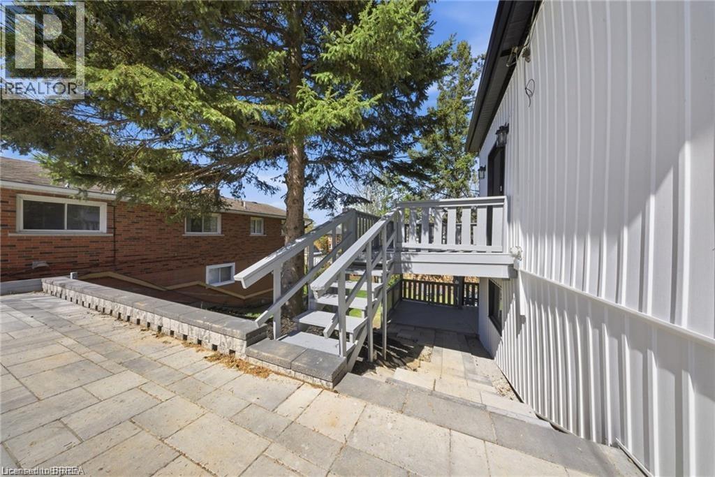 23 Aberdeen Street, Caledonia, ON - Outdoor With Exterior