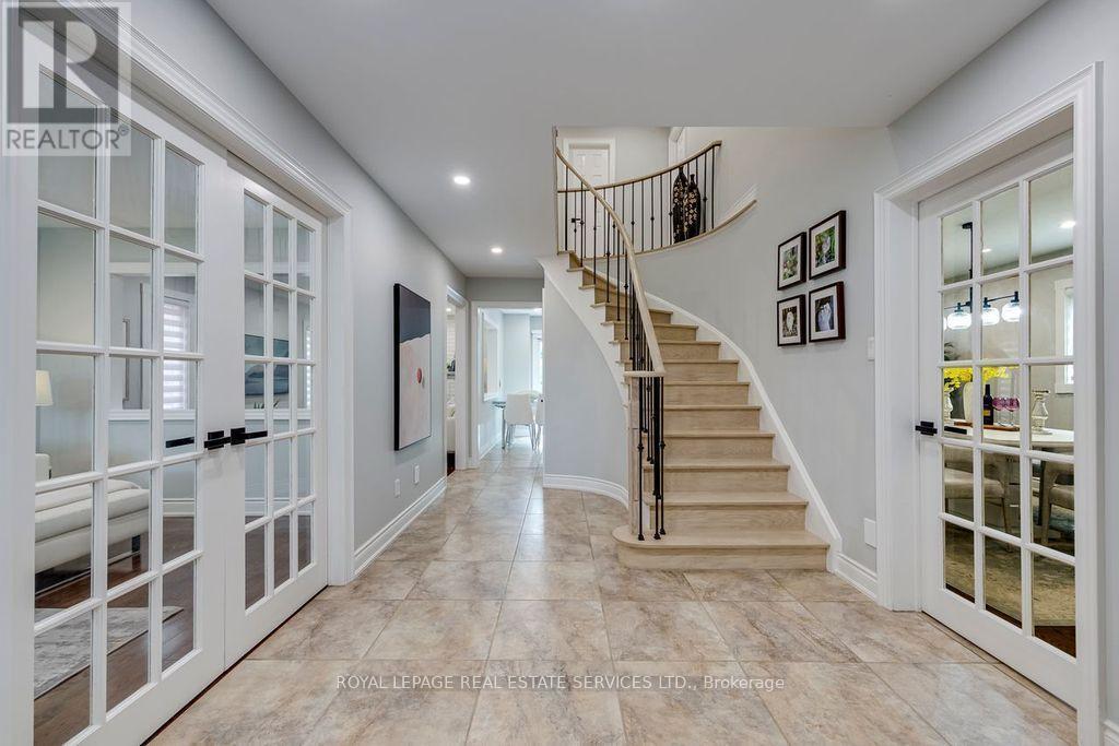 4544 The Gallops, Mississauga, ON - Indoor Photo Showing Other Room