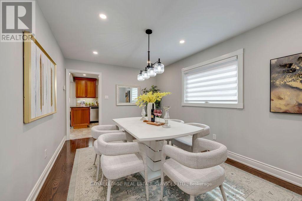 4544 The Gallops, Mississauga, ON - Indoor Photo Showing Dining Room