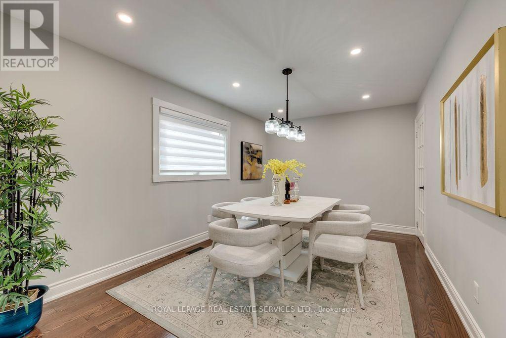 4544 The Gallops, Mississauga, ON - Indoor Photo Showing Dining Room