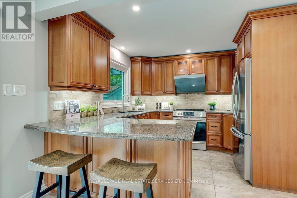 4544 The Gallops, Mississauga, ON - Indoor Photo Showing Kitchen