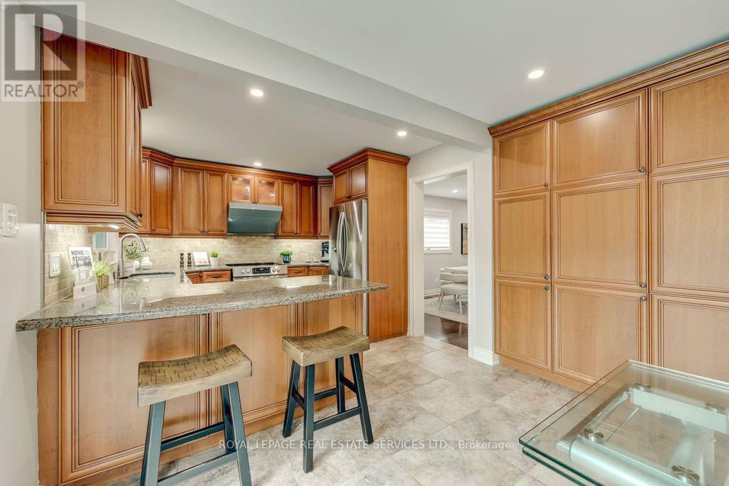 4544 The Gallops, Mississauga, ON - Indoor Photo Showing Kitchen