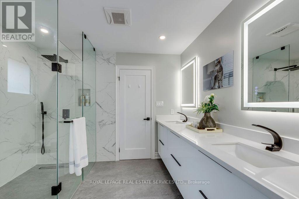 4544 The Gallops, Mississauga, ON - Indoor Photo Showing Bathroom