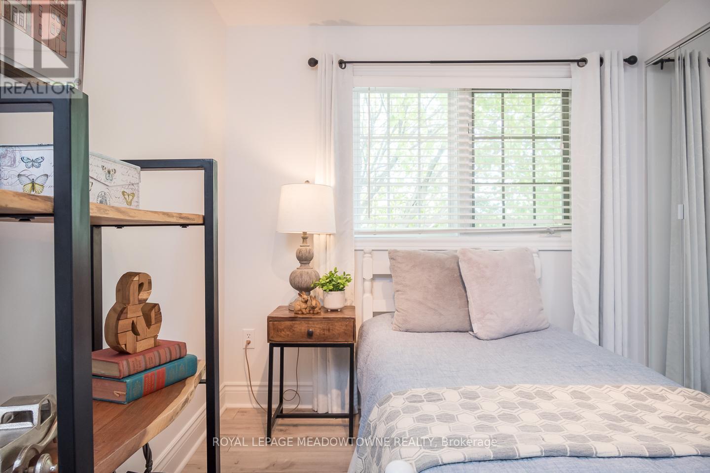 855 Maple Avenue, Milton, ON - Indoor Photo Showing Bedroom