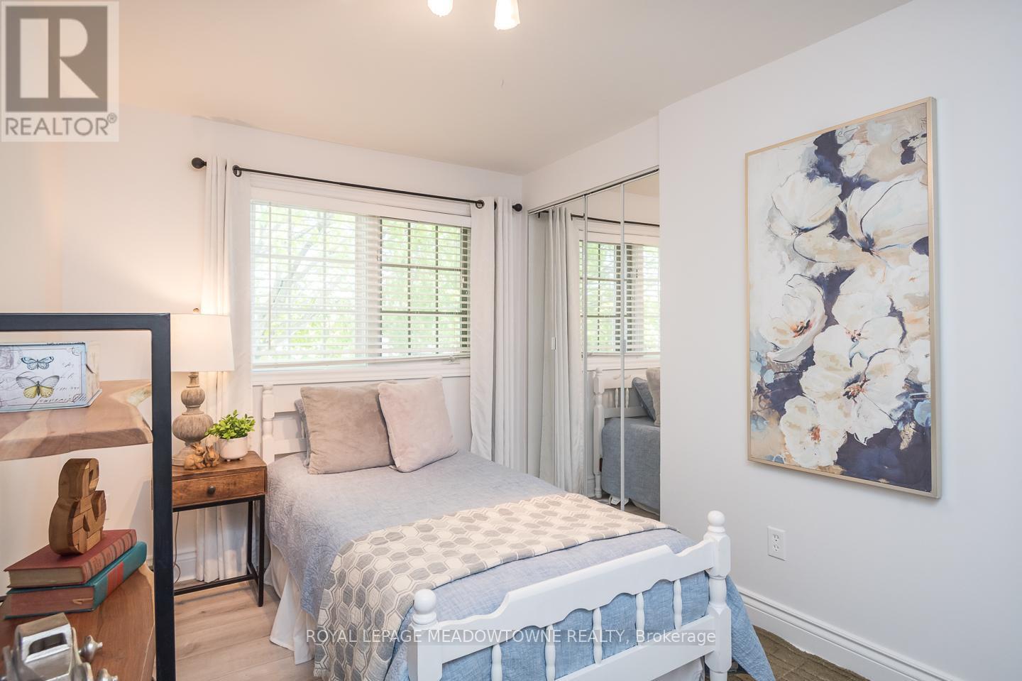 855 Maple Avenue, Milton, ON - Indoor Photo Showing Bedroom