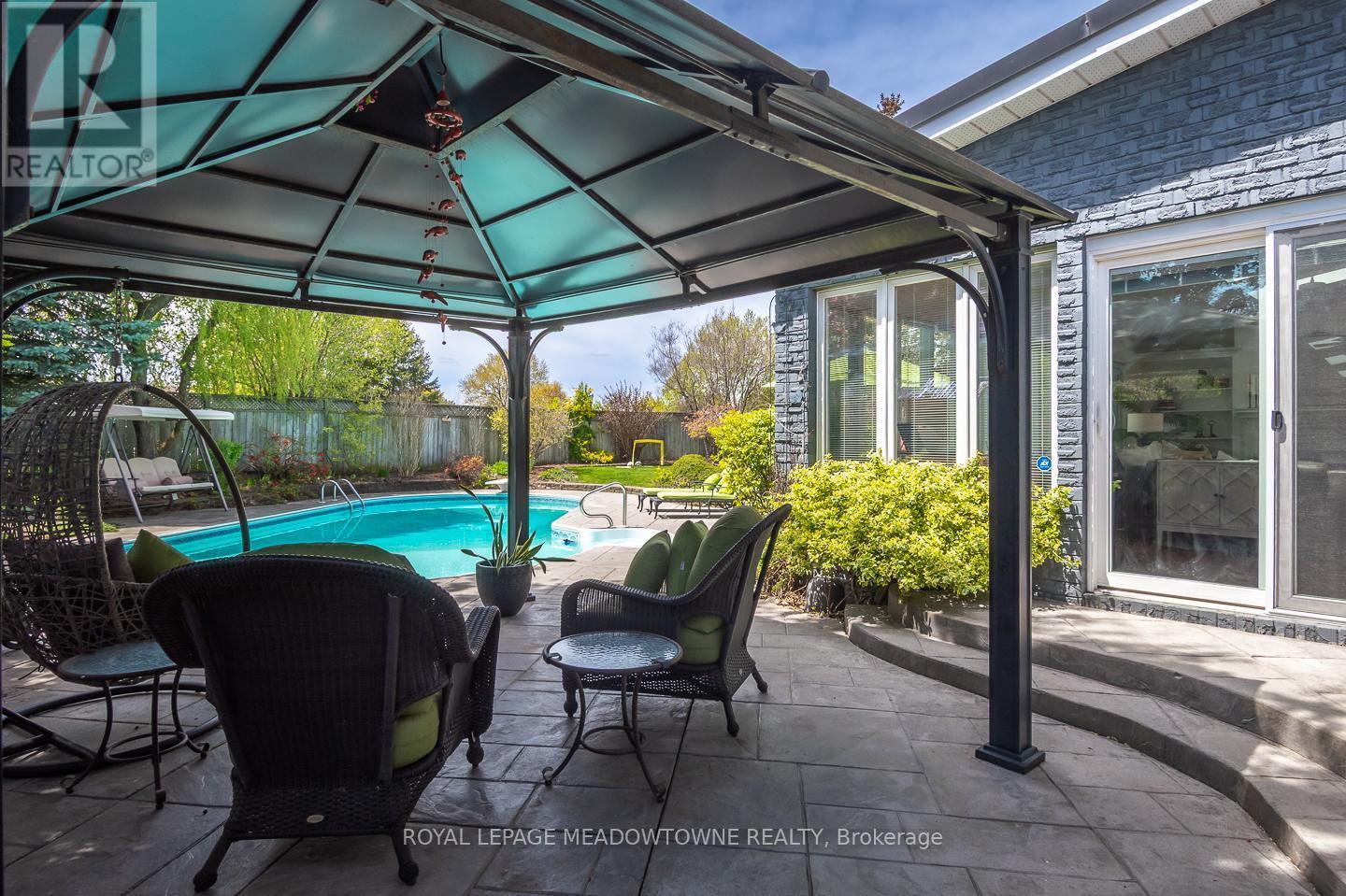 855 Maple Avenue, Milton, ON - Outdoor With Deck Patio Veranda