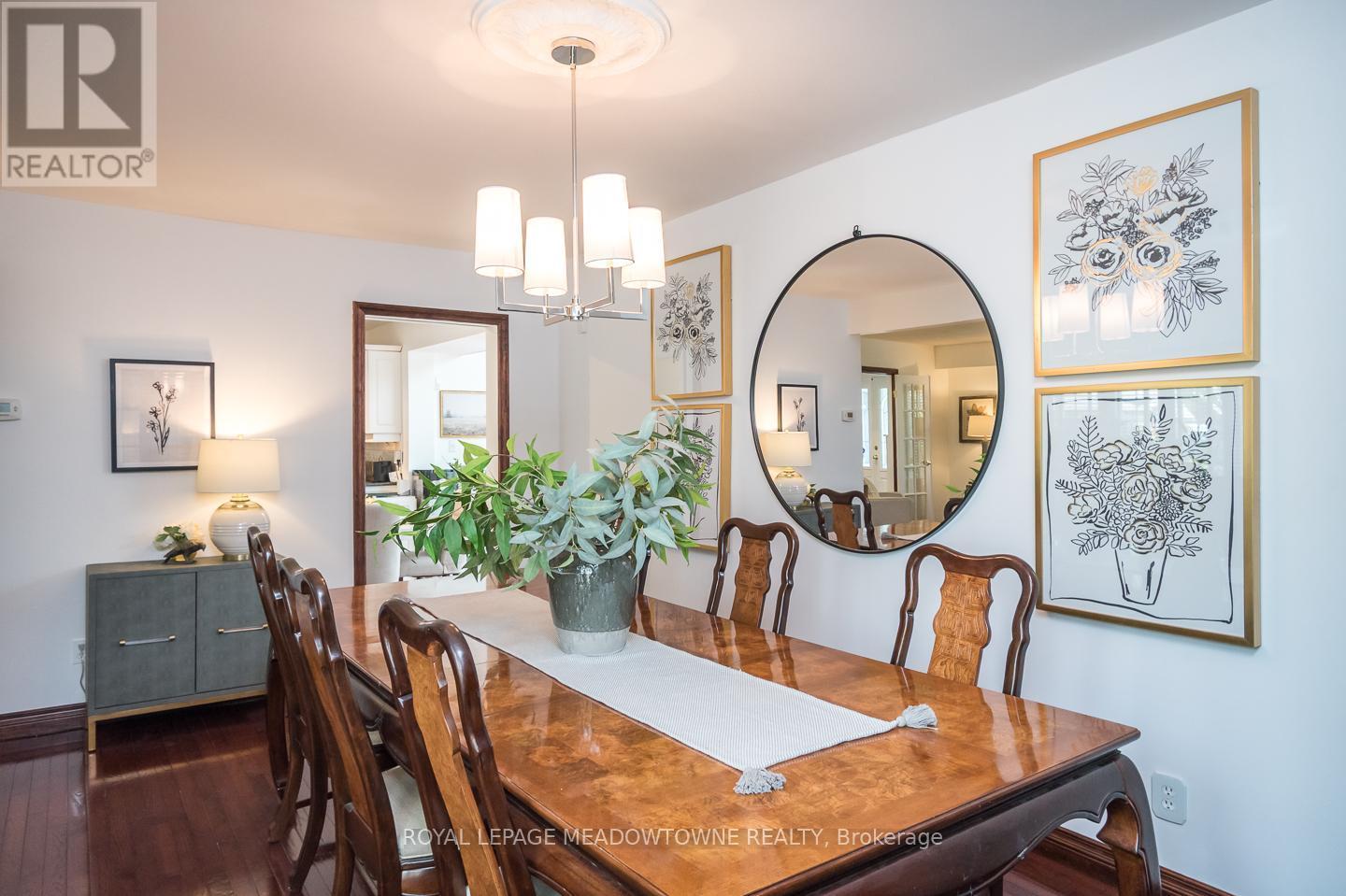 855 Maple Avenue, Milton, ON - Indoor Photo Showing Dining Room