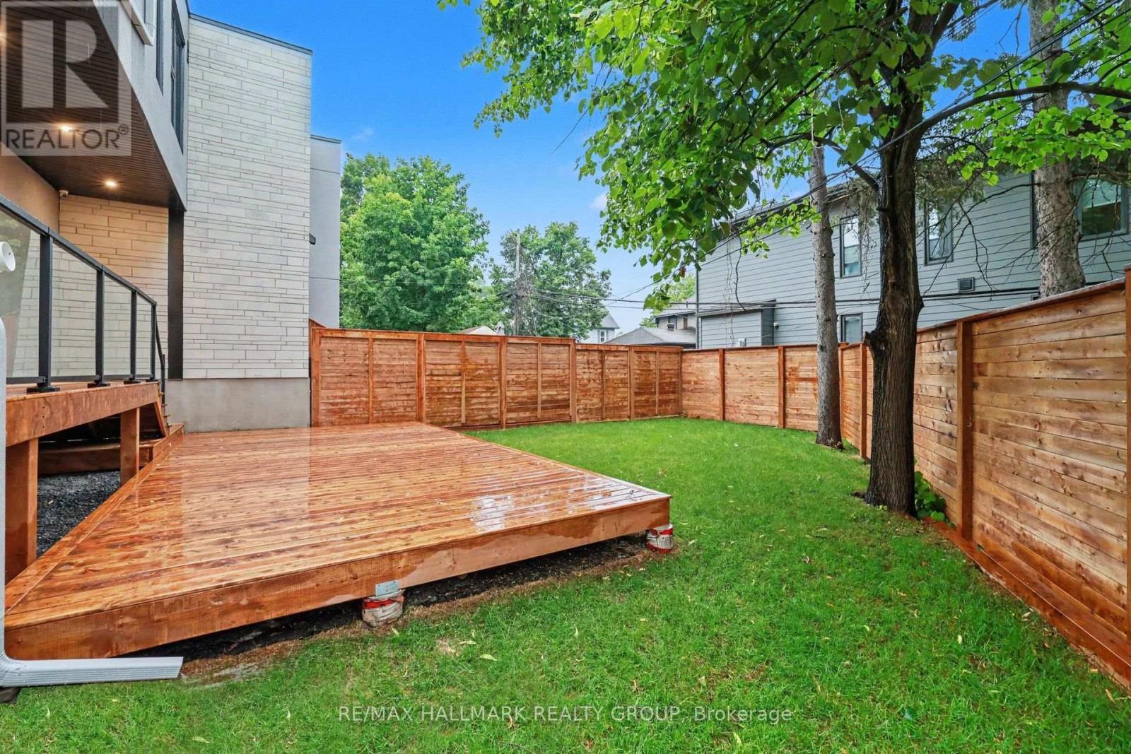 Beautiful mature trees. - 218 Woodland Avenue, Ottawa, ON - Outdoor With Deck Patio Veranda