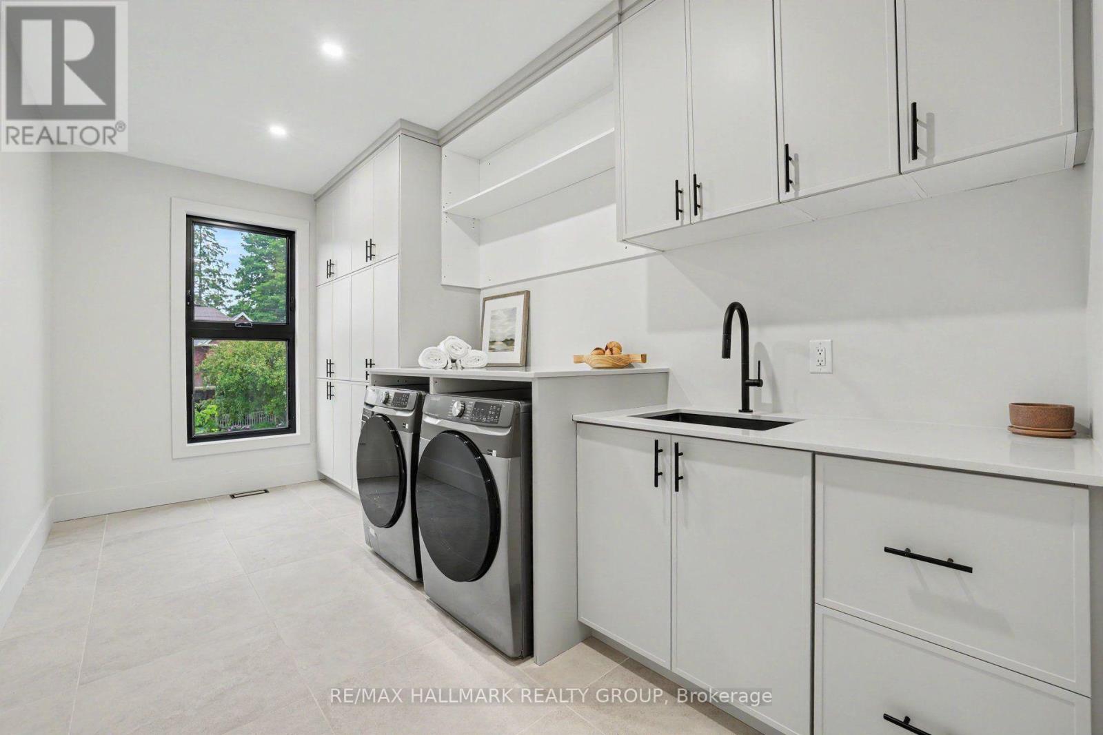 2nd floor laundry room. - 218 Woodland Avenue, Ottawa, ON - Indoor Photo Showing Laundry Room