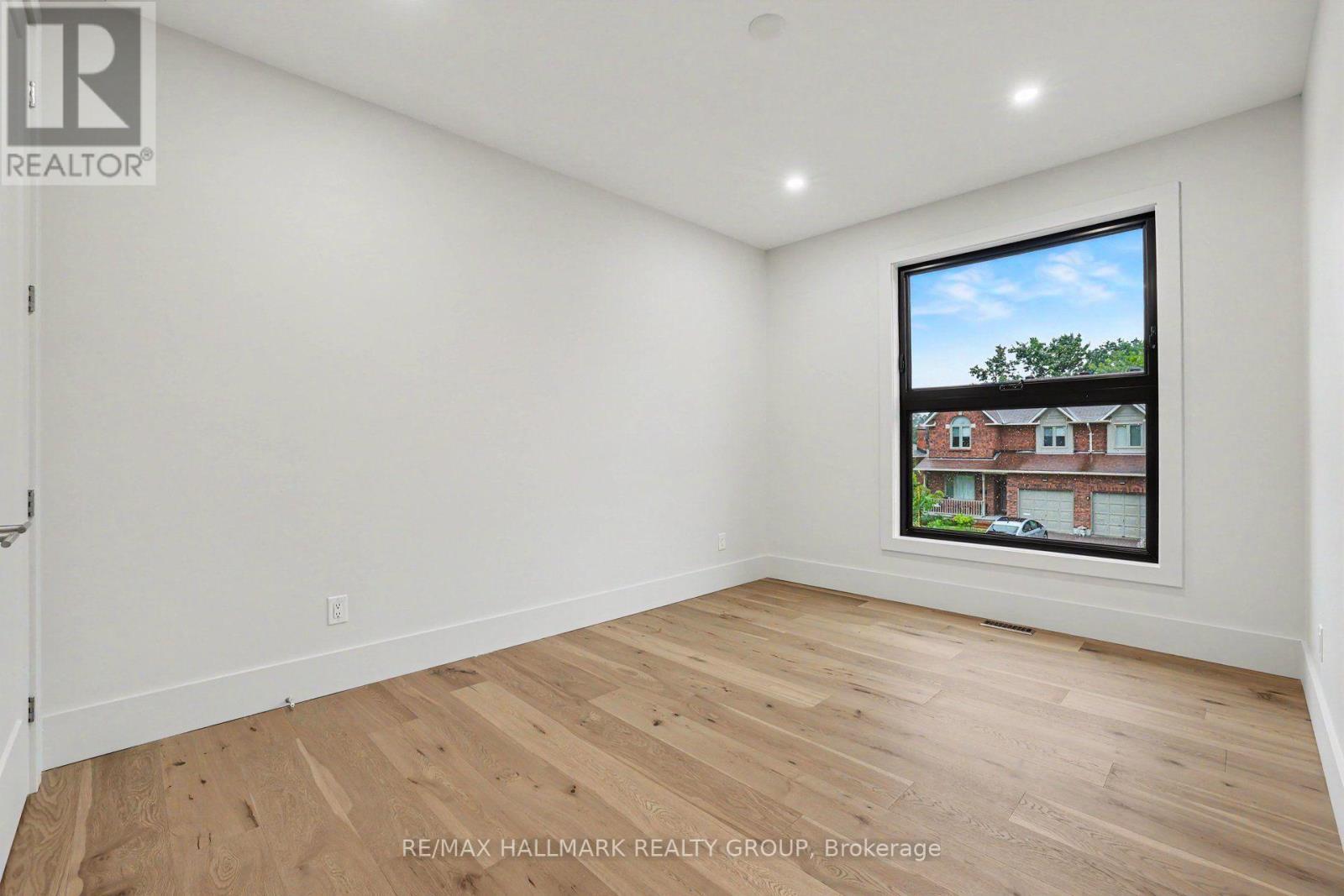 218 Woodland Avenue, Ottawa, ON - Indoor Photo Showing Other Room