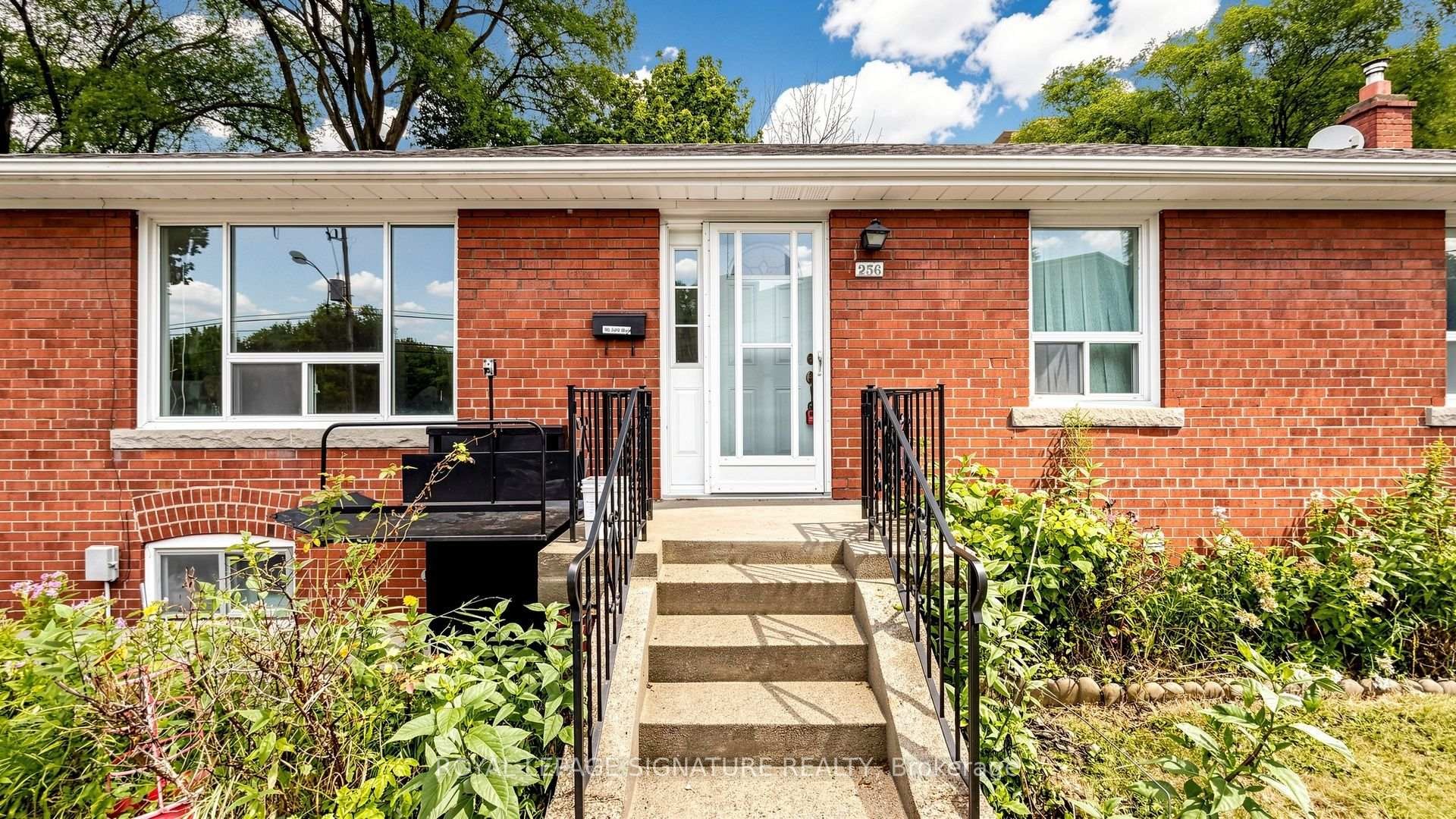 256 Ferris Road, Toronto, ON - Outdoor With Exterior