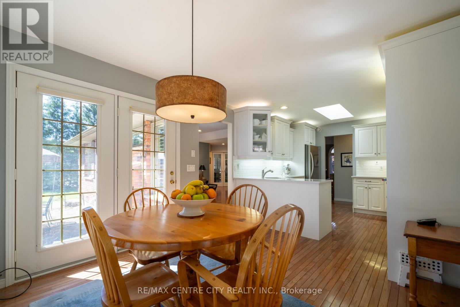 61 Aberdeen Drive, Middlesex Centre (Coldstream), ON - Indoor Photo Showing Dining Room