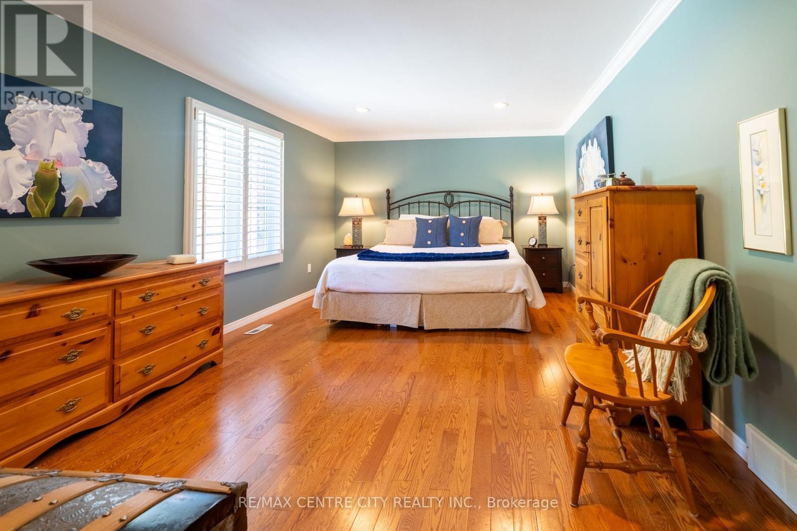 61 Aberdeen Drive, Middlesex Centre (Coldstream), ON - Indoor Photo Showing Bedroom