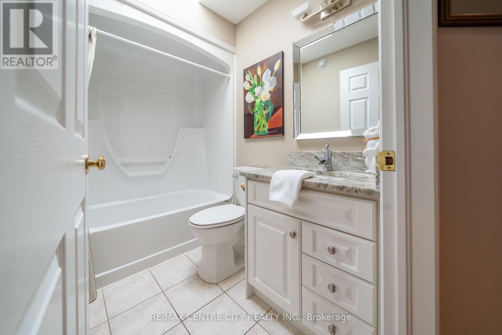 61 Aberdeen Drive, Middlesex Centre (Coldstream), ON - Indoor Photo Showing Bathroom
