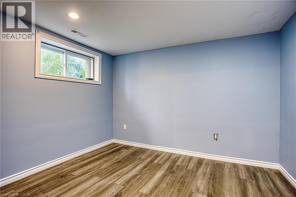 99 Mohawk Road W, Hamilton, ON - Indoor Photo Showing Other Room