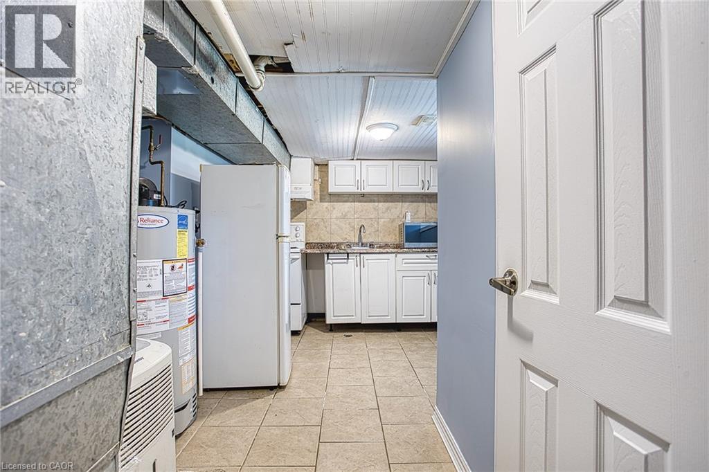 99 Mohawk Road W, Hamilton, ON - Indoor Photo Showing Kitchen