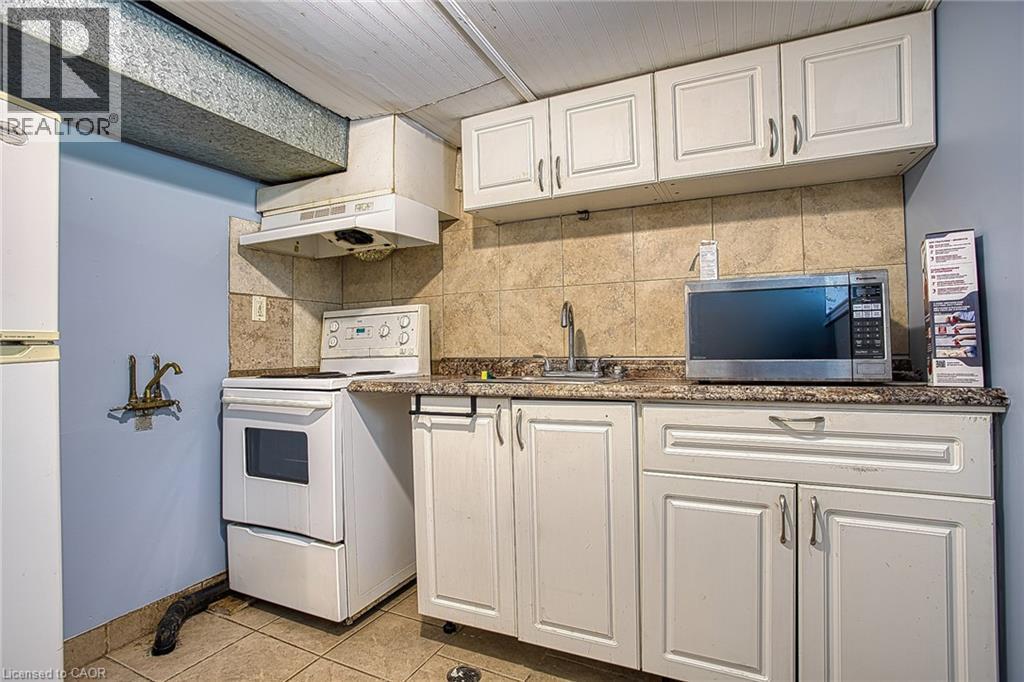 99 Mohawk Road W, Hamilton, ON - Indoor Photo Showing Kitchen